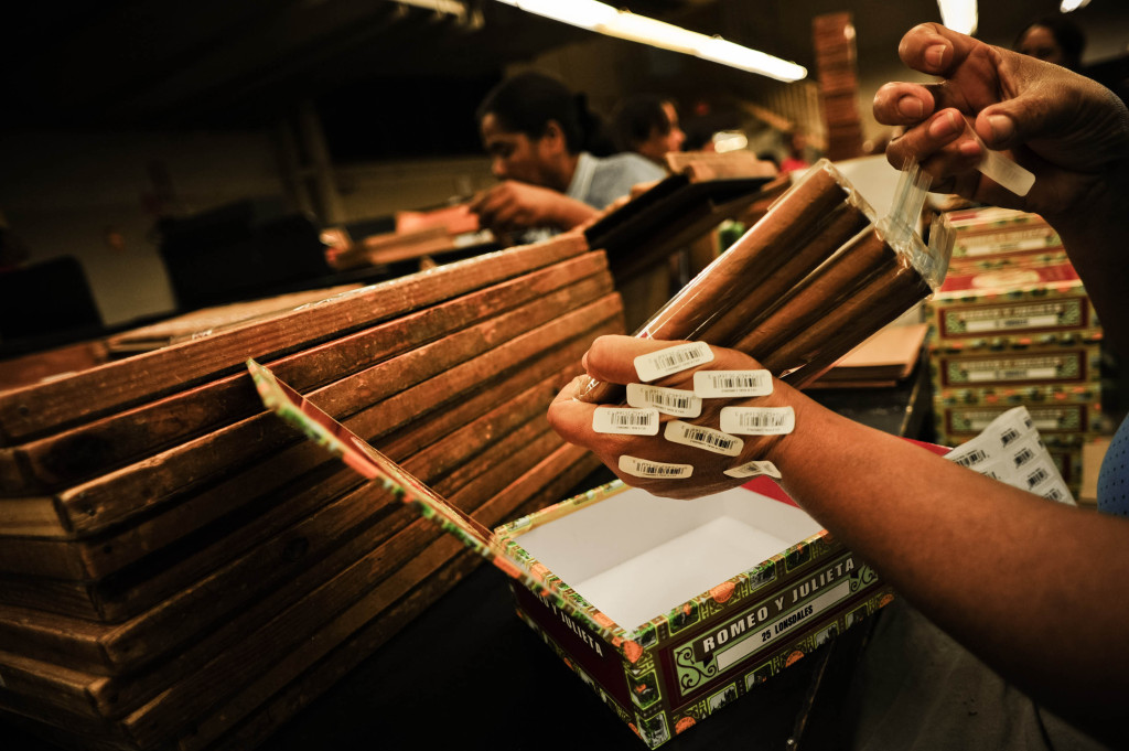 Handmade cigar production, process. Tabacalera de Garcia Factory